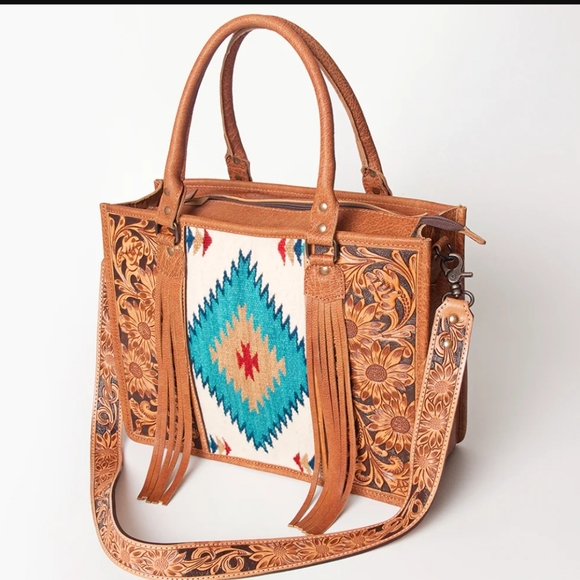 American Darling Handbags - 🤎🤍🩵FINAL SALE PRICE! American Darling Leather & Saddle Blanket Concealed Bag